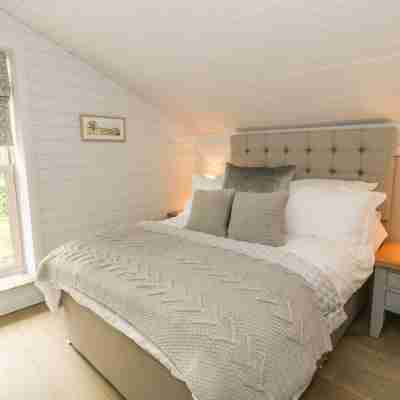 Deer Lodge Rooms