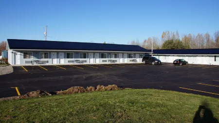Robyn's Motel Отели в г. Питерборо