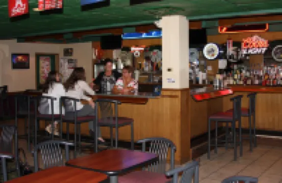 Gladstone Inn and Suites