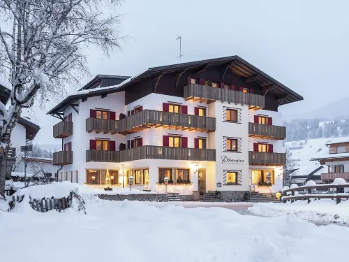 Hotel Dolomiten Hotels in Prags