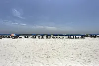 Miramar Beach Retreat - Beachfront and Poolside
