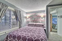 East Tawas Cabin w/ Lake Huron Access & Views - واي فاي