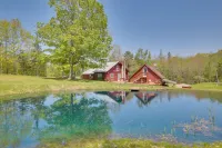 Trout Ponds & Sauna: Unique Log Cabin in Freedom - 3 stjerner