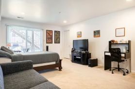 HiddenParadise in Scenic community, mins to attractions & WaterFront. Sleeps 9