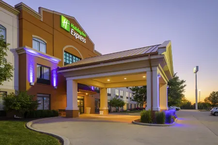 Holiday Inn Express Bloomington West Отели в г. Блумингтон