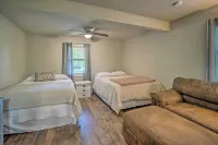 Peaceful Broken Bow Cottage w/ Fire Pit! - 3-Star