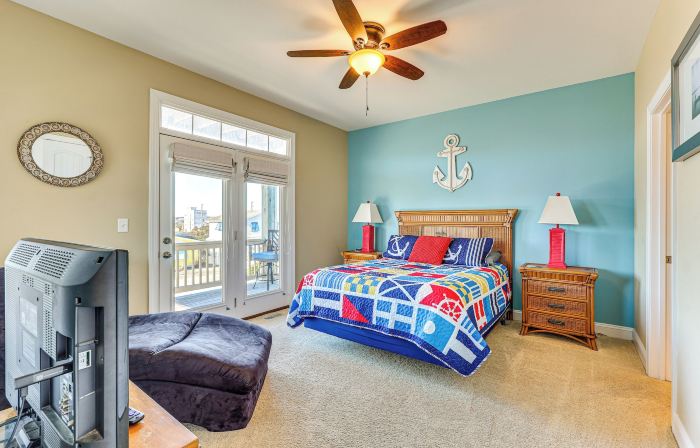 Chic Surf City Retreat w/ Pool < 1 Block to Beach!