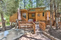 Gateway to Sunrise Resort! Show Low Cabin w/ Deck - Pet friendly