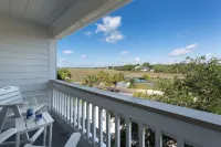 Shem Creek Inn - Scenic