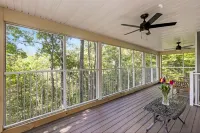 Lakeside 3 BR Retreat - Huge Decks, 1 mile from Hurricane Marina & Beach