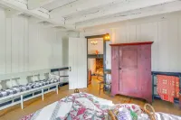 Historical Thurmont Escape w/ Furnished Deck! - Homestays