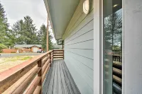 Cozy Cottage on the Coast Near Downtown Westport! - Wifi