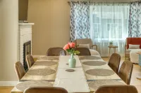 Benton Beach House: Bike to Beach & St. Joseph River, Arcade Games, Cornhole