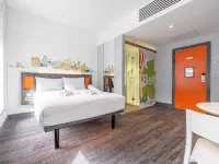 easyHotel Belfast Hoteles cerca de Reloj del Memorial de Albert
