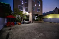 納比贊汽車旅館 - 2 星級