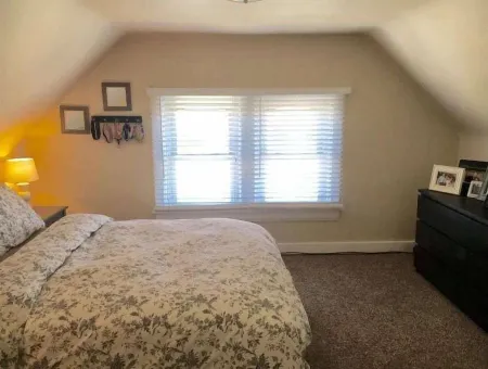 PERFECT Location- beautifully updated 2 BR! UC, Downtown, OTR, Hosptials