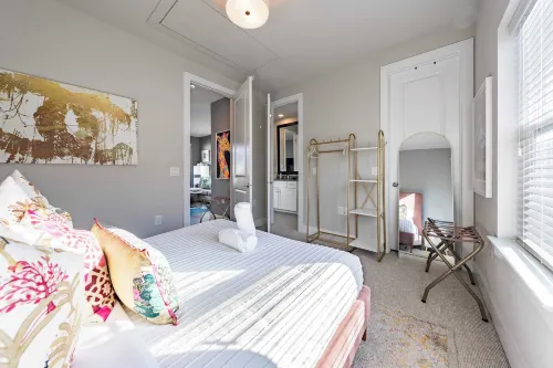 Modern Home, Private Balcony, Near Rainey & Lady Bird Lake Haus of Z