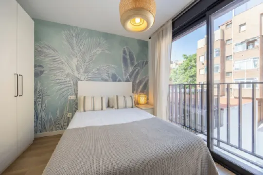 Edmond Vibes Airport - Ifema Hub Hotels near El Mirador