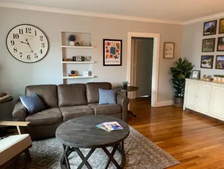 4 Blocks from rt66- Hot Tub-Firepit-AC Отели в г. Уильямс