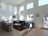 Lupine Lodge with Mountain Views Hotel di Seward