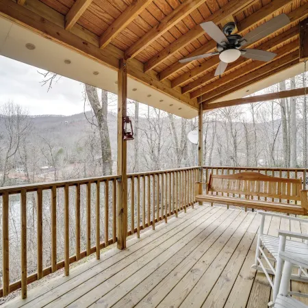 Santeetlah Lake Retreat w/ Dock: Walk to Water!