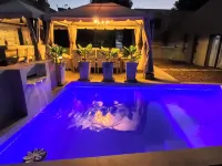Bryanston Palms Accommodation - piscina