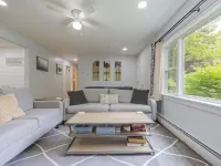 3-bedroom Cozy Home in Ellsworth with AC, WiFi