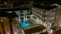 Diplomat Suites - ติดทะเล