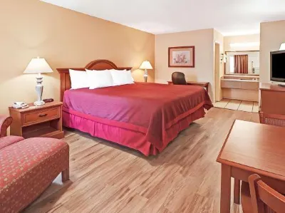 Days Inn by Wyndham Boerne Hotels near Patrick Heath Public Library