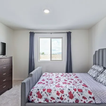 4-bedroom house in marvelous Buckeye with WiFi, AC. Enjoy your stay