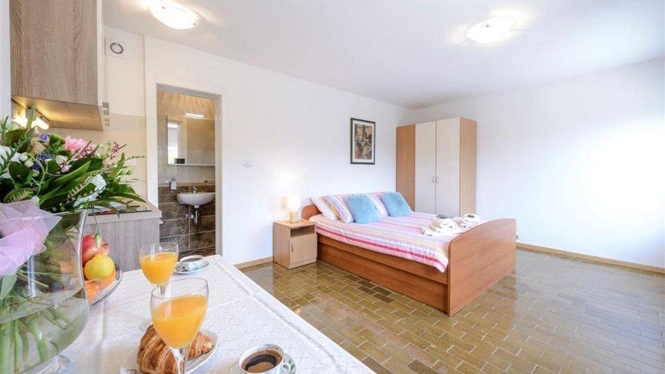 Guest House Rooms Rose