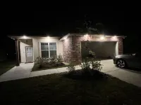 10 min to LSU and Laberge Casino - Brand New Lakefront House Quiet n Safe Hotels near A. Z. Young Park