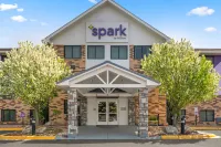 Spark by Hilton Eden Prairie - parking