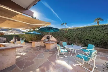 Vintage 1959 mid century modern, close to tennis and festivals Отели рядом с достопримечательностью «Индиан-Уэллс Теннис Гарден»