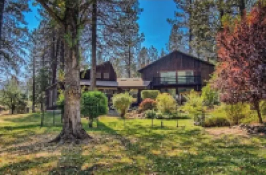 River Retreat+ Indoor Pool & Hot Tub on 3.5 Acres