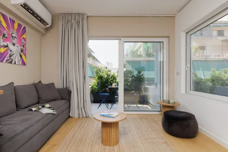 Incanto Boutique Suites - Koukaki Отели рядом с достопримечательностью «Национальный Музей Современного Искусства»