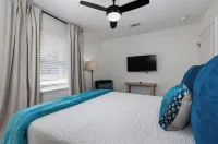 The Nest in OS-Steps to Downtown, Minutes to the Beach + Golf Cart Available