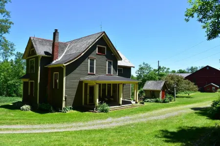 Tom's Farm Country Retreat