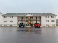 Lake of the Ozarks Premier lakefront 3-bedroom condo. Fishing, Swimming,boating. 拉塞爾住宿飯店