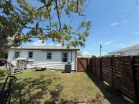 Beautifully remodeled 2 Bedroom Cottage,fenced yard, short walk to the beach. Hotels near Fort Fisher Recreation Reserve Observation Deck