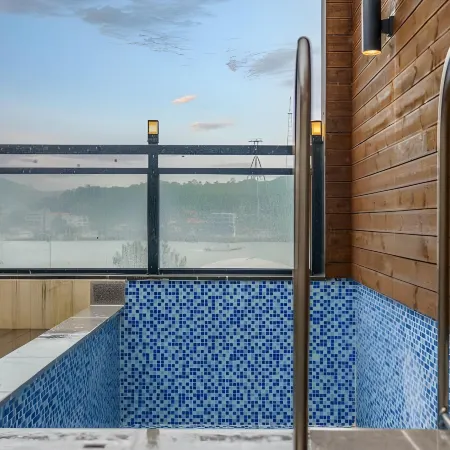 Yeosu Samhak 1947 Pool Villa (Romantic Pocha)