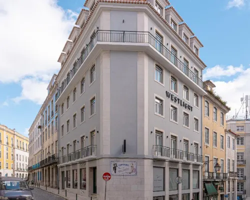 Westlight Lisboa Madalena Hotels near Castelo