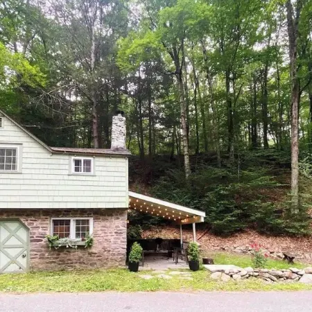 Never Lonesome Woodland Valley: Cozy 2bd Cottage!