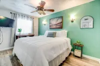 Beachside Retreat: 2BR Luxury Condo  King Bed