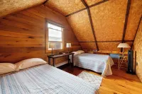 Elk Mountain Vacation Home on 21 Acres