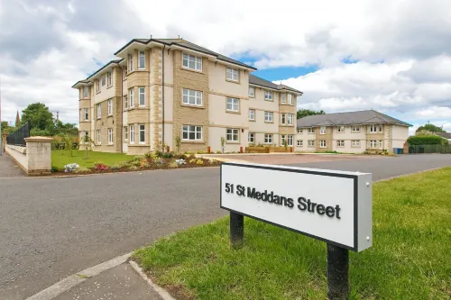 Luxury 2 bed Ground Floor apartment in a quiet location close to Royal Troon GC. Hotels in Troon