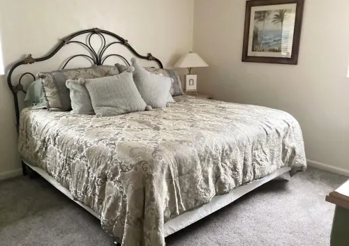 Serene in-town 3 bedroom house with AC, WiFi in quaint Lake City FL