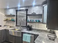 The Crow Ave House Hotels in Hardin