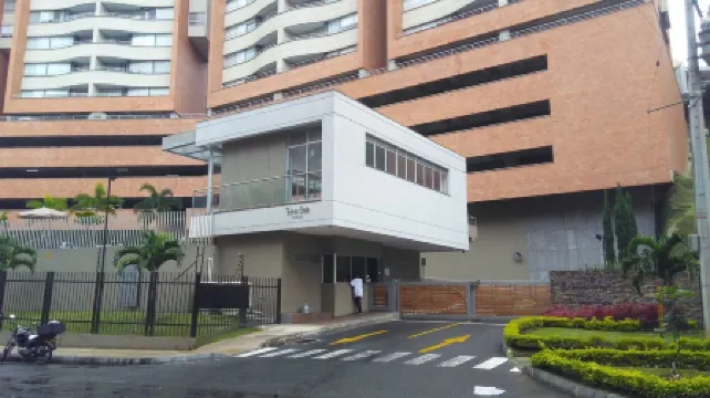 Delightful, Luxurious & Spacious 3-bedroom 2-bath Apartment