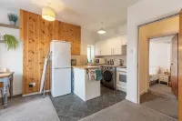 Charming Historic Stay | Cosy Flat with parking!